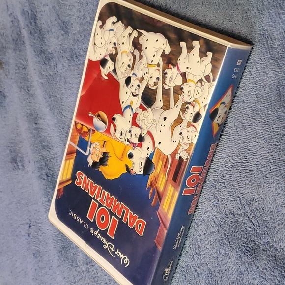 101 Dalmatians - Picture 3 of 4